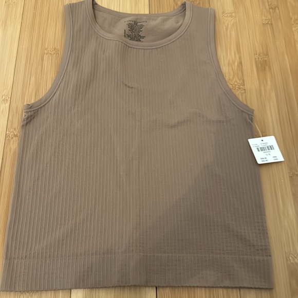 The Reegan Seamless Ribbed Cropped Tank - Picture 5 of 7